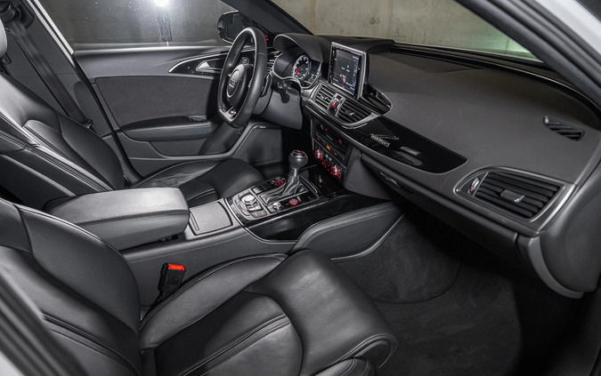 Audi RS6 cena 195000 przebieg: 250000, rok produkcji 2016 z Warszawa małe 781